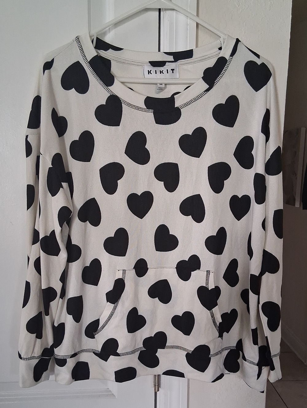 B: Kiki-T Cream Sweater with Black Heart Print